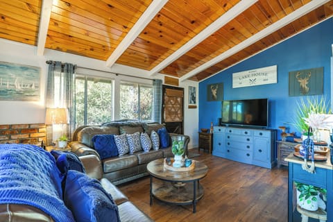 Groveland Vacation Rental | 3BR | 2BA | 1,112 Sq Ft | Stairs Required