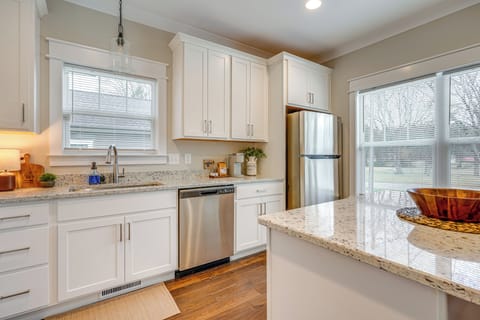 Kitchen | Keurig Coffee Maker | Dishwasher | Cooking Utensils