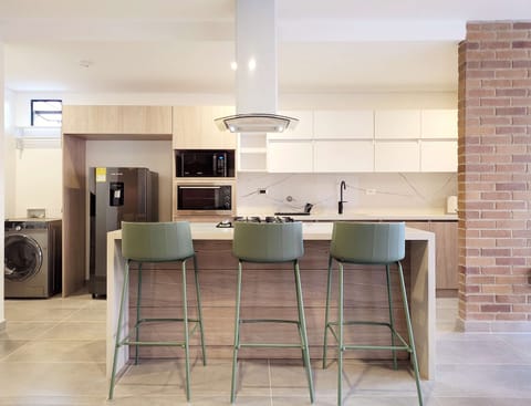 Modern and Fully Equipped Kitchen