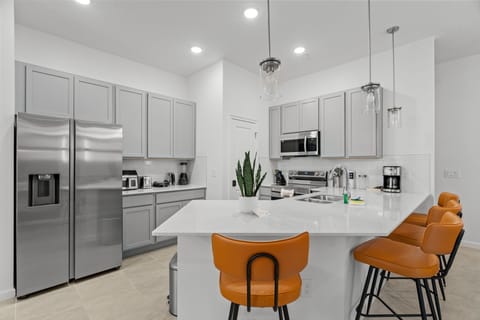 Fully-equipped kitchen