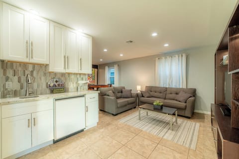 Wet Bar and Sitting area/TV