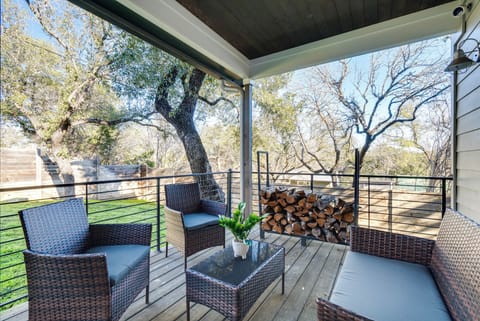 Austin Vacation Rental | 4BR | 2.5BA | 4 Steps to Enter | 2,363 Sq Ft