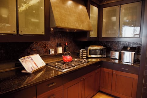 Five burner gas range / double ovens