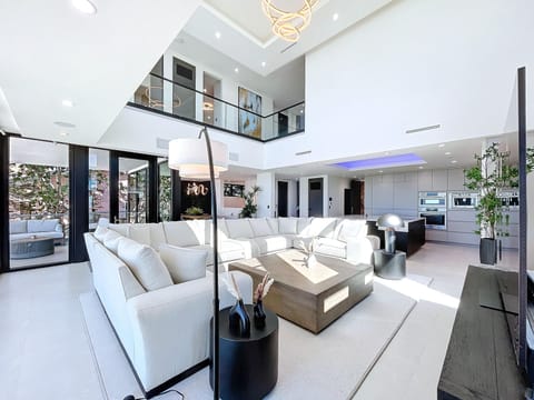 9d3cde19-2787-4025-b068-032f285f16b6