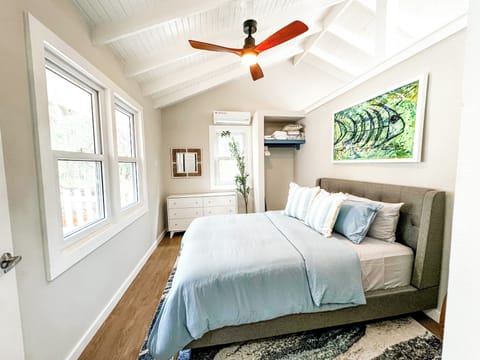 Master Bedroom with Queen size bed.