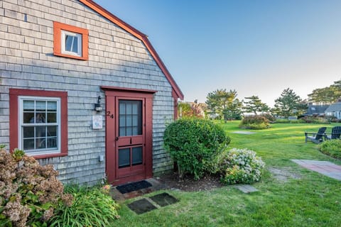 Welcome to cottage 24- Flip Flips
