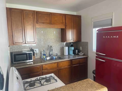 Extra clean kitchen with everything you need for a great vacation. 
Keurig with coffee pods provided.