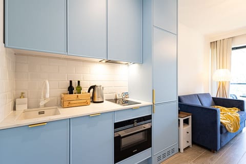 kitchen with fully equipped kitchenette.