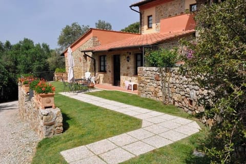 La Fonte - Private Entrance