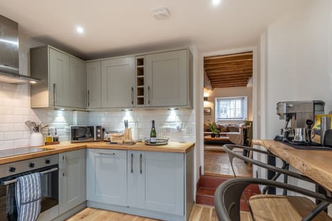 The Snug Kitchen - StayCotswold