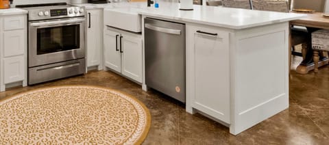 Culinary dreams come true here! Enjoy our modern amenities and spacious kitchen