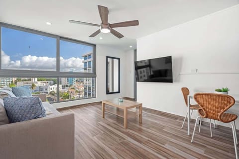 The panoramic window is also a big complement, with a view that will make you dream.