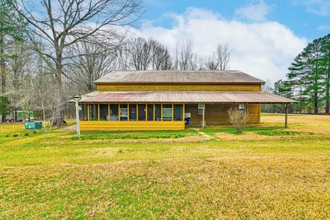 Louisville Vacation Rental | 2BR | 1BA | 864 Sq Ft | 1 Step Required