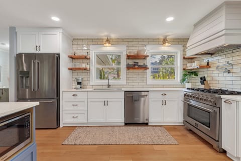 Fully equipped kitchen for a true culinary experience