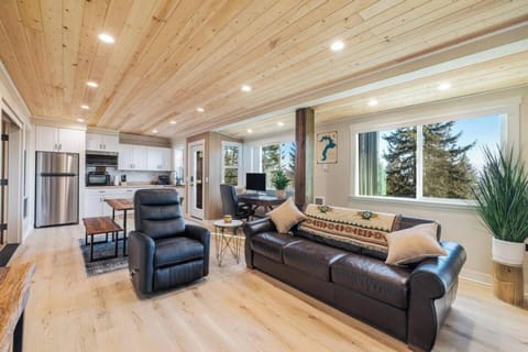Living Area | Smart TV | Dedicated Workspace | Sofa Bed