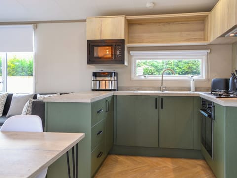 Kitchen | Pine Meadows Retreat - Harwood Properties, Wilberfoss