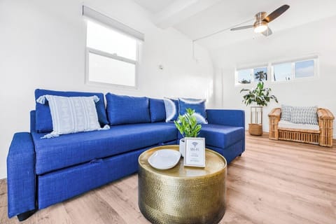 Escape to Paradise: Your Private Vacation Rental Awaits! Bright living room with great natural light!