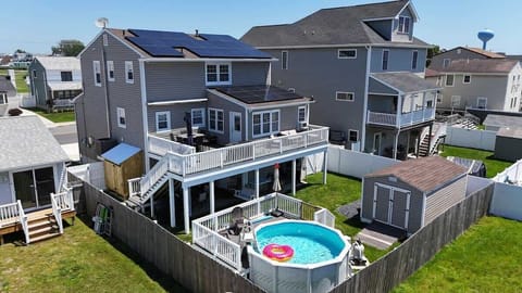 Great outdoor space with gas grill and blackstone grill.
