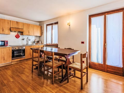 Apartment, Boat, Watercraft, Marina, Condominium, Balcony, Port, Harbor, Hotel, Boats And Boating--Equipment And Supplies