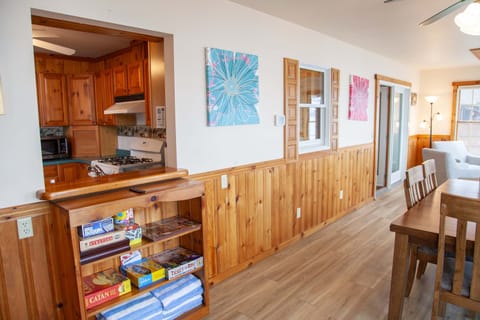 Dining Area- Perfect for casual meals, family game nights, or wine tour planning sessions.