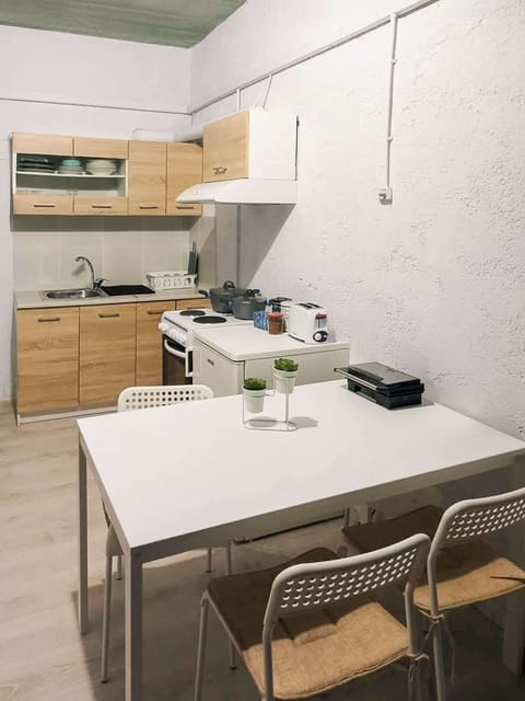 Discover the kitchen area, the perfect space to prepare your meals 