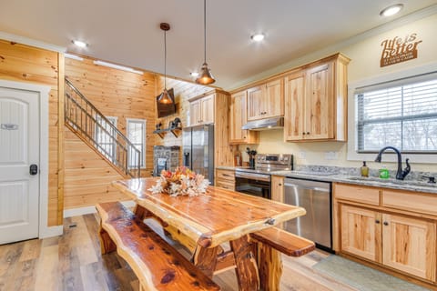 Kitchen | Toaster | Blender | Spices | 1st Floor