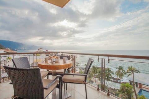180 degree view of the bay from the private balcony