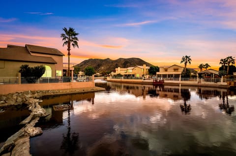 Beautiful mountain views on relaxing lake property.