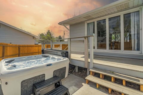 Welcome to Parkside Haven! This inviting escape offers the perfect blend of relaxation and entertainment, featuring a private hot tub, spacious deck, and a cozy atmosphere for unforgettable family moments. Get ready to unwind, explore, and create las