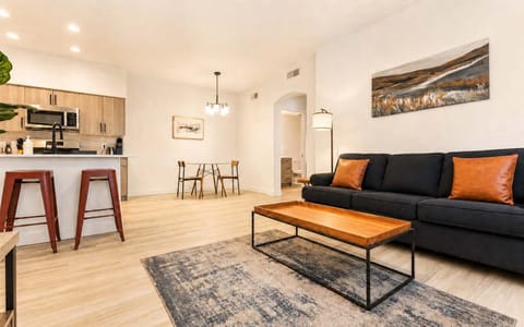 CozySuites Glendale by the stadium with pool! 23
