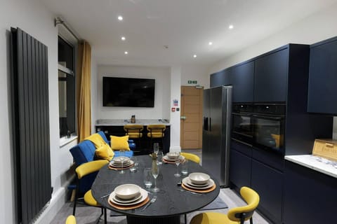 Kitchen & Living Room