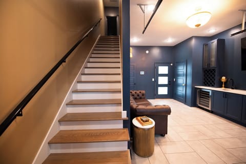 Flex Space/Outside Entry way