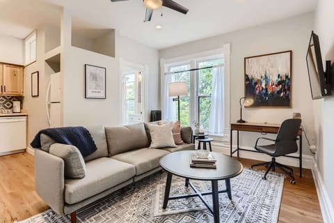 A bright and comfortable unit situated in the heart of City Park