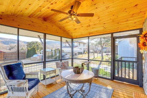 Shared Screened Porch | Outdoor Seating