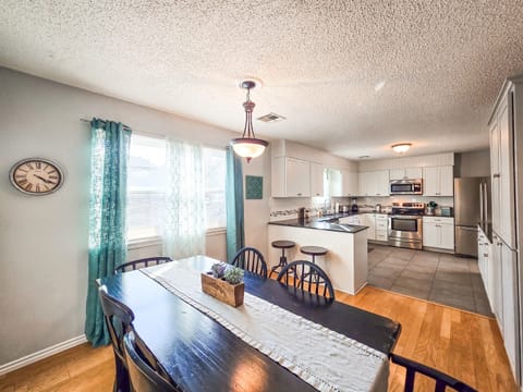 Family dining with lake vibes