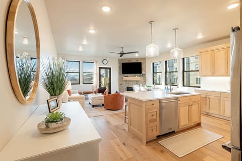 New luxury condo in Mayflower / Deer Valley East Village