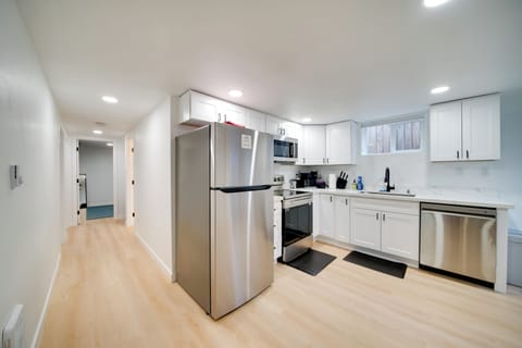 Kitchen | Dual Drip & Keurig Coffee Maker | Dishwasher | Cooking Basics