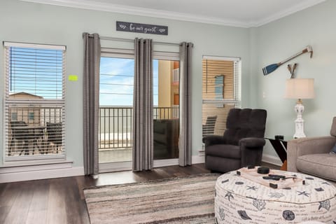Welcome to Paradise Shores 305