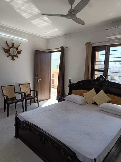 Main Bedroom with King Size Bed