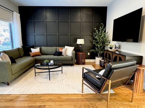 Welcome to the Northshore Urban Overlook! We would love to have you as our guest!