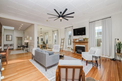Living Room (2)