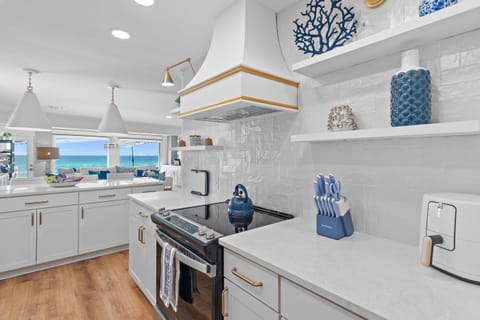 Remodeled, Stunning, Fully Stocked Kitchen - cook delicious meals and dine while overlooking the Gulf of Mexico!