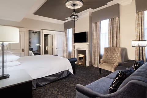 Unit with King size bed