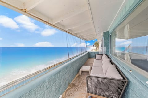 lanai seating with direct access to beach