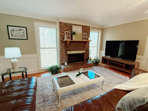 Main living room with SmartTV