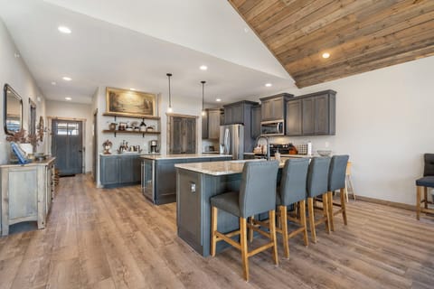 Full Kitchen with Extra Counter Seating