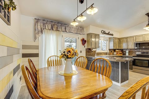 Dining Area | Main Level