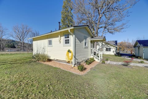 Grants Pass Vacation Rental | 1BR | 1BA | 400 Sq Ft | 4 Steps to Enter