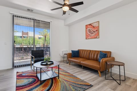 CozySuites Glendale awaits you!