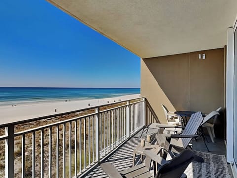Welcome to Emerald Beach #228
